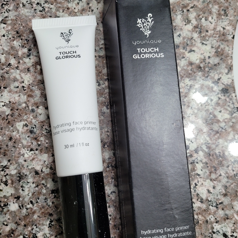 Younique Hydrating Primer